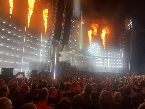 Tohle Praha ještě nezažila: Rammstein zapálili Letňany - NašePraha.cz