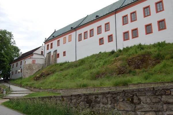Žirovnice, zámek