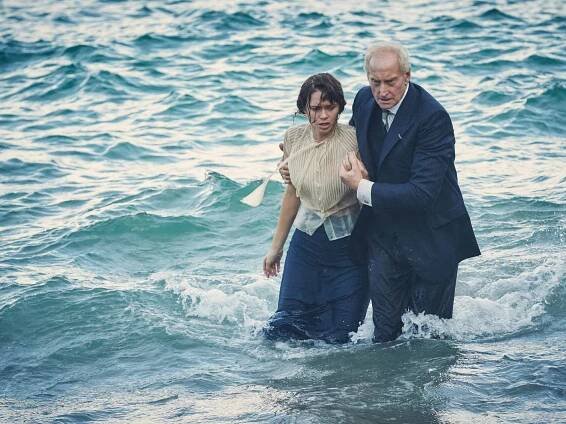 Až tam nezbyl žádný - Z filmu - Maeve Dermody, Charles Dance
