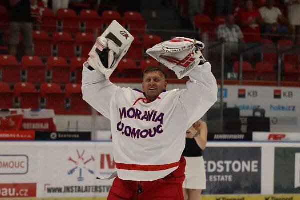 Hokejová příprava HC Olomouc - GKS Tychy. Branislav Konrád se po první třetině rozloučil s fanoušky Mory.