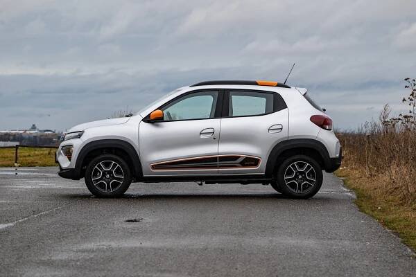 Nejlacinější elektromobil v Česku v dlouhodobém testu! Přesvědčí nás Dacia Spring, že stojí za půlmilion?