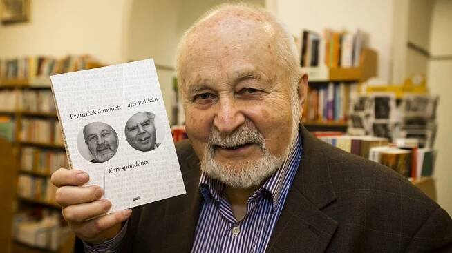 Zemřel zakladatel Nadace Charty 77, jaderný fyzik František Janouch