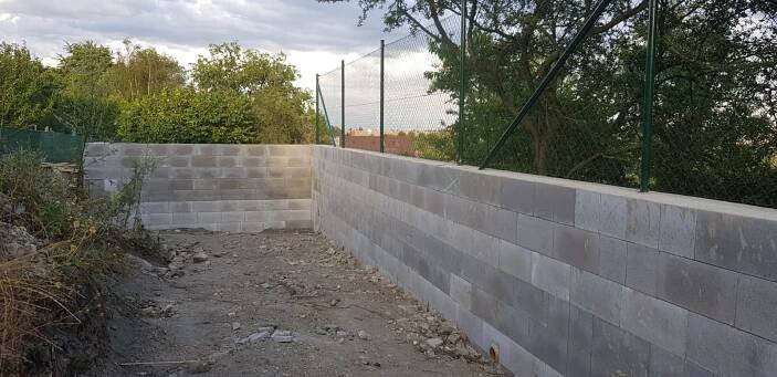 Oplocení , betonové ploty a opěrné zdi Kladno -