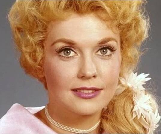 Donna Douglas Biography - Facts, Childhood, Family Life & Achievements