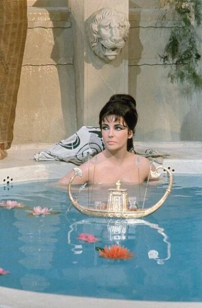 Marilyn Monroe versus Liz Taylor: V honorářích hollywoodských rivalek byl propastný rozdíl