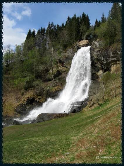 Cestování světem » Vøringfossen, Steinsdalsfossen a další vodopády u Hardangerfjordu