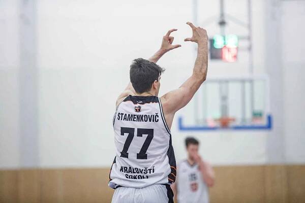 Královští sokoli Hradec Králové (bílí) vs. BK Pardubice 76:82