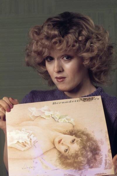 Glamorous photos of Bernadette Peters in the 70s and 80s