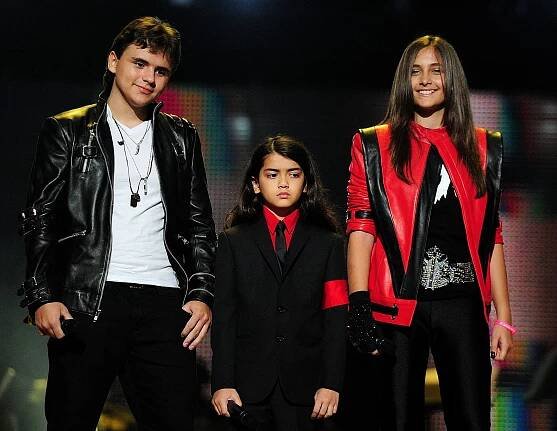 Michael Jackson’s 3 Kids Make a Rare Appearance After Years and Look Unrecognizable / Bright Side