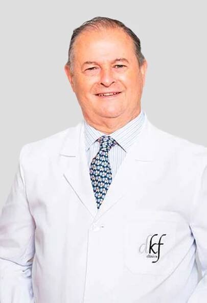 Equipo médico y fisioterapeutas de la Clínica DKF