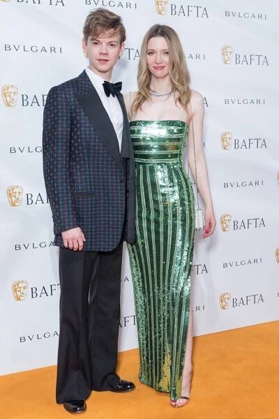 Hrdina Lásky nebeské Thomas Brodie-Sangster řekl své ano dvojnásobné exmanželce Elona Muska, blonďaté herečce Talulah Riley.