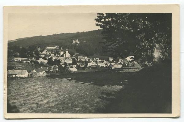 VELHARTICE, Sušice, Klatovy, Šumava - cel. pohled na obec a hrad - Pohlednice místopis