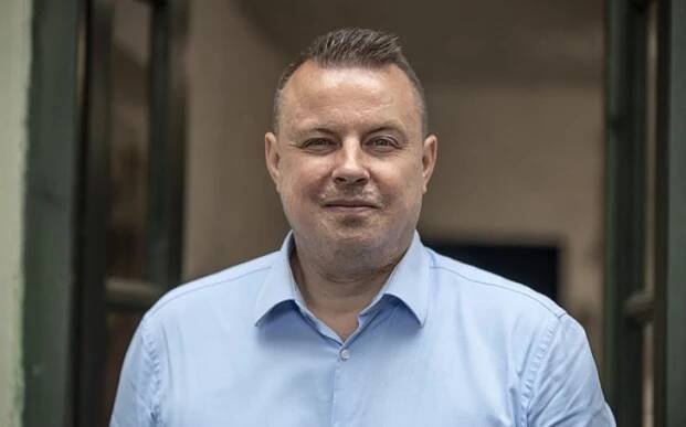 Rajchl vyslal tvrdý vzkaz straně, která žaluje SPD. „Putinovy loutky,“ reaguje Volt