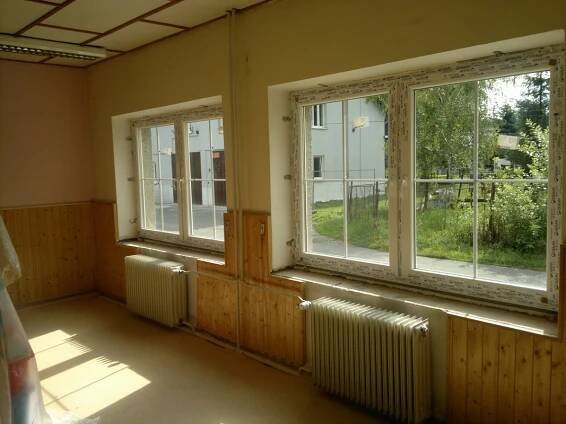 Výměna oken a nátěr fasády MŠ Skřečoň - zvětšit fotografii