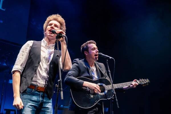 Premiéra koncertní show The Simon & Garfunkel Story v České republice | topvip.cz