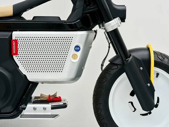 Fotogalerie Přestavba BMW CE 02 od Vagabund dotahuje „skateboardovou“ filozofii ještě