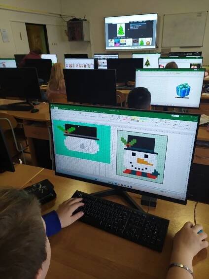 Vánoční tvoření v hodinách informatiky – 4. – 8. třída - ZŠ Dyjákovice