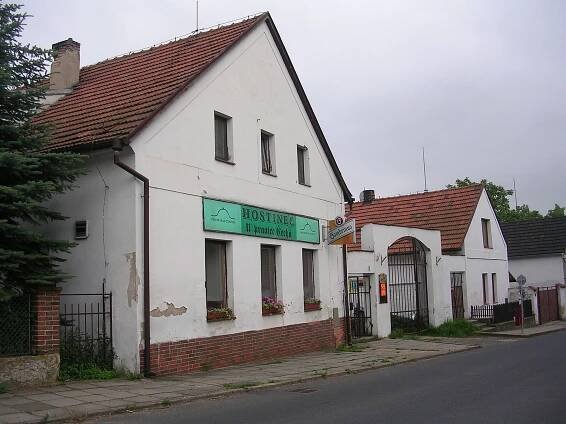 Soubor:Ctiněves, hostinec U praotce Čecha.jpg