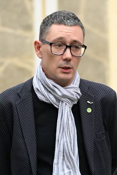 FOTO: Bývalý prezidentův mluvčí Jiří Ovčáček. – stránka 26