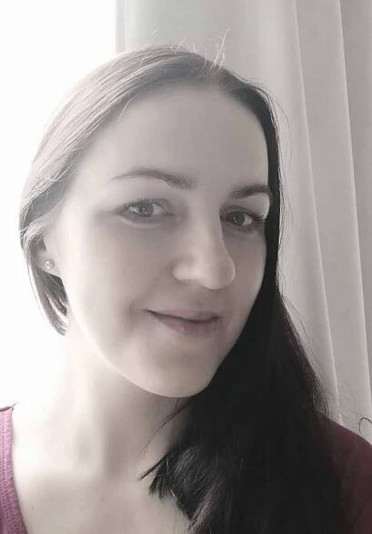 HOST...Katarína Molnárová