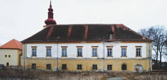 Soubor:Dalesice zamek 04.jpg
