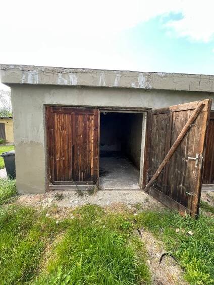 Poptávám: rekonstrukci objektu 4 garáží | ePoptávka.cz