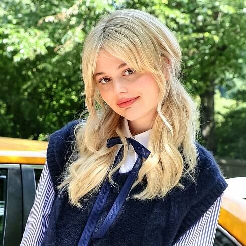 “Gossip Girl” Star Emily Alyn Lind Swears by This Trader Joe’s Moisturizer