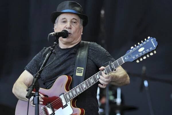 Bláto, smrt a rokenrol. V Glastonbury skončil největší rockový festival | Hospodářské noviny (HN.cz)
