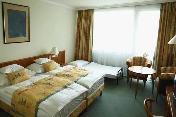 NaturMed Hotel Carbona**** - Lázně Hevíz | Lázně Travel