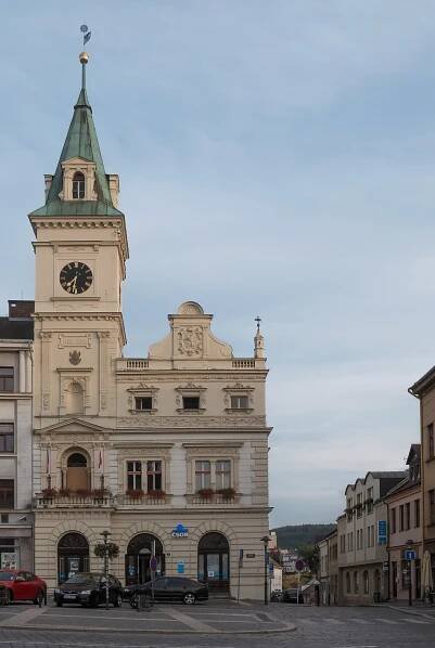 File:Turnov, stadhuis op het Náměstí Českého ráje Dm123596-5581 IMG 7101 2018-08-07 19.34.jpg - Wikimedia Commons