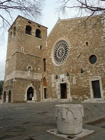 Hrad a katedrála San Giusto v Terstu | drimi/123RF.com