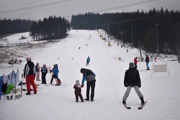 Skiareály v Jeseníkách jsou znovu ve formě. Takto to vypadá v Koutech i jinde