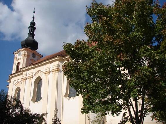 Kostel na podzim - Oficiální stránky Město Touškov