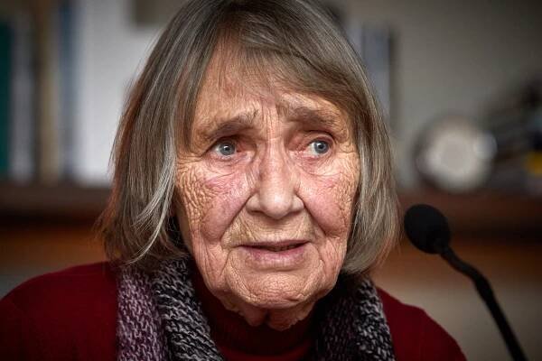 Dana Němcová: Děj se co děj, nemáte se čeho bát... (6. 12. 2021) - Fotogalerie - Knihovna Václava Havla
