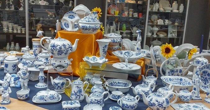 Mirka Nezvalová: Porcelánový servis po babičce