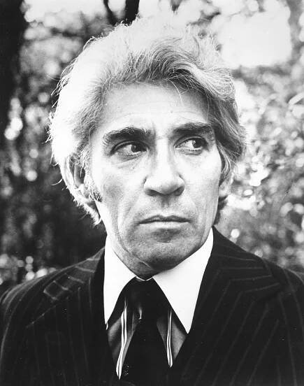 Bouquet of Barbed Wire - Frank Finlay Net