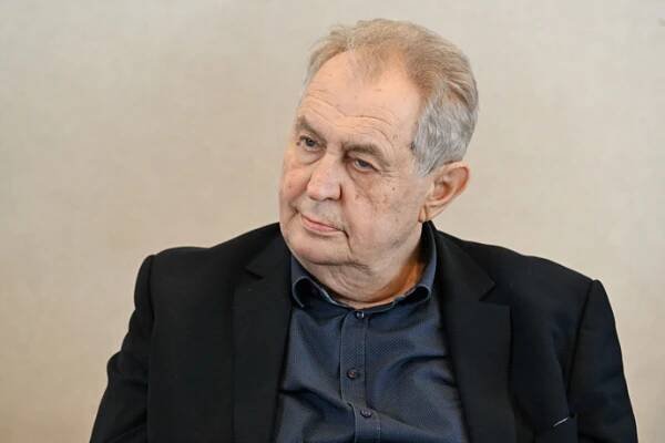 FOTO: Exprezident Miloš Zeman. – stránka 17