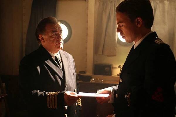 Zkáza lodi Laconia - Z filmu - Brian Cox, Andrew Buchan