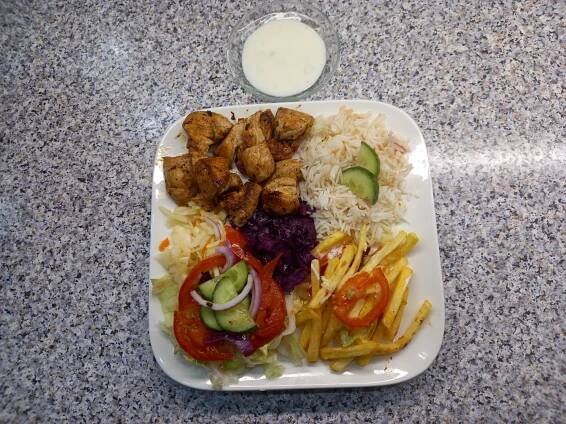 Šiš kebab, döner, dürüm i masový mix grill s přílohou pro 1 nebo 2 osoby