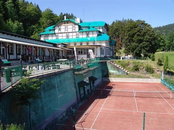 Hotel Pod Zvičinou - sportovní zařízení - Dolní Brusnice - Východní-Čechy.info - oficiální turistický portál Pardubického