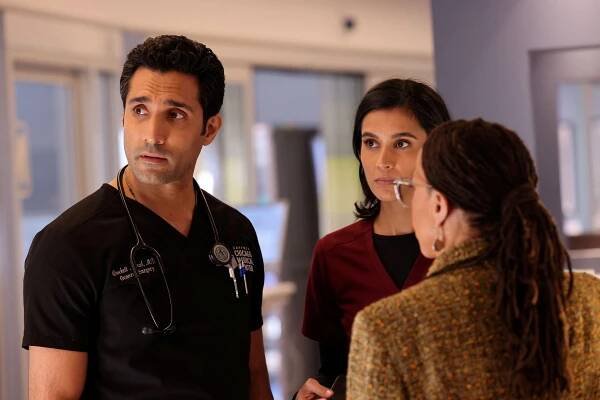Nemocnice Chicago Med - This Town Ain't Big Enough for Both of Us - Z filmu - Dominic Rains, Sophia Ali