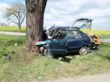 U Ratají na Kroměřížsku došlo k tragické nehodě, řidič nepřežil