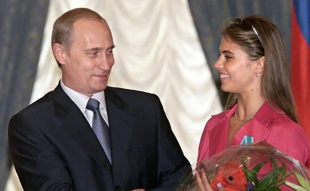 Alina Kabajevová je výrazně mladší než Putin.