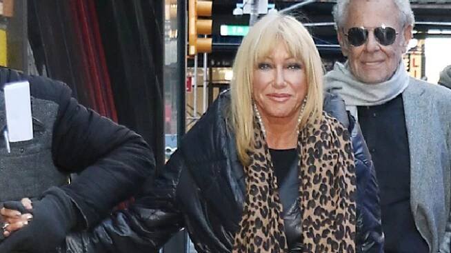 29 let od vzniku seriálu Krok za krokem. Herečka Suzanne Somers je stále elegantní dáma