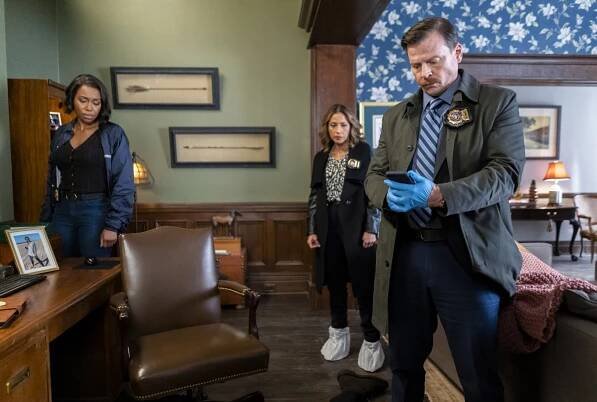 Amanda Warren, Elizabeth Rodriguez, Kevin Rankin - East New York - Když dinosauři vládli Zemi - Z filmu