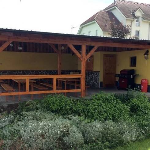 Hospůdka ve dvorku 2