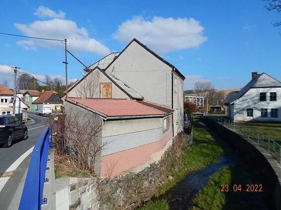 Dražba podílu 1/3 rodinného domu v obci Dvorce, okres Bruntál – MI Estate