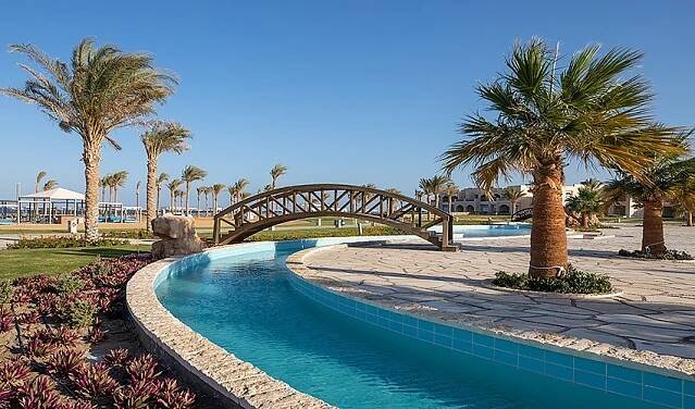 Hotel Kairaba Sataya Resort: fotografie vybavení exteriérů a interiérů ubytování.