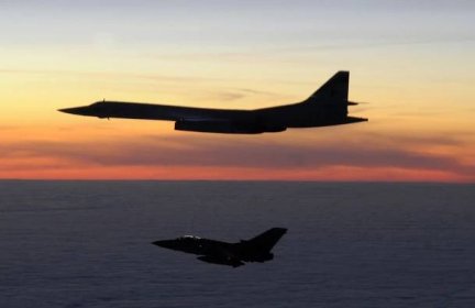 KLDR není schopna sestřelit americké bombardéry, shodují se vojenští analytici