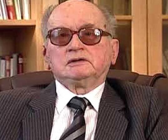 Wojciech Jaruzelski Biography - Facts, Childhood, Family Life & Achievements
